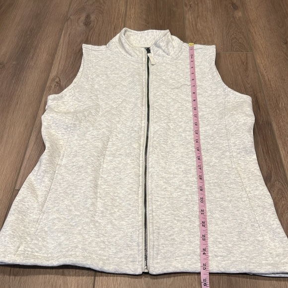 NWT Charles River Apparel Franconia Cream/Gray Quilted Vest Size Medium - Picture 6 of 14
